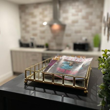 Luxurious 2 Bed Apartment In Heart Of Burnley With Private Parking Exterior foto