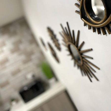 Luxurious 2 Bed Apartment In Heart Of Burnley With Private Parking Exterior foto