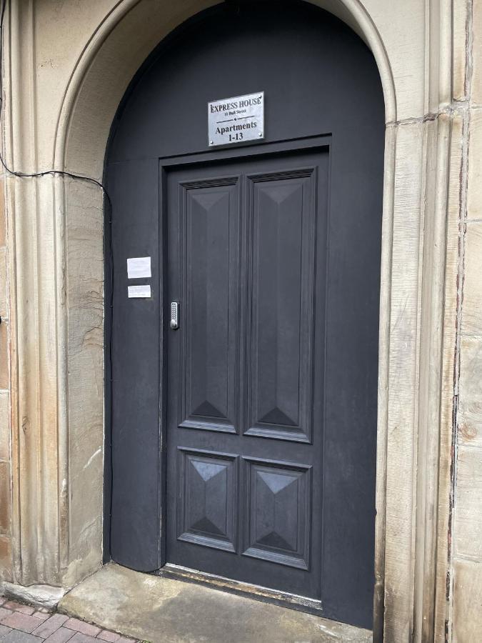 Luxurious 2 Bed Apartment In Heart Of Burnley With Private Parking Exterior foto
